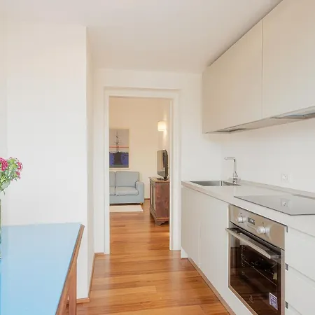 Right House Splendid Harbour View *